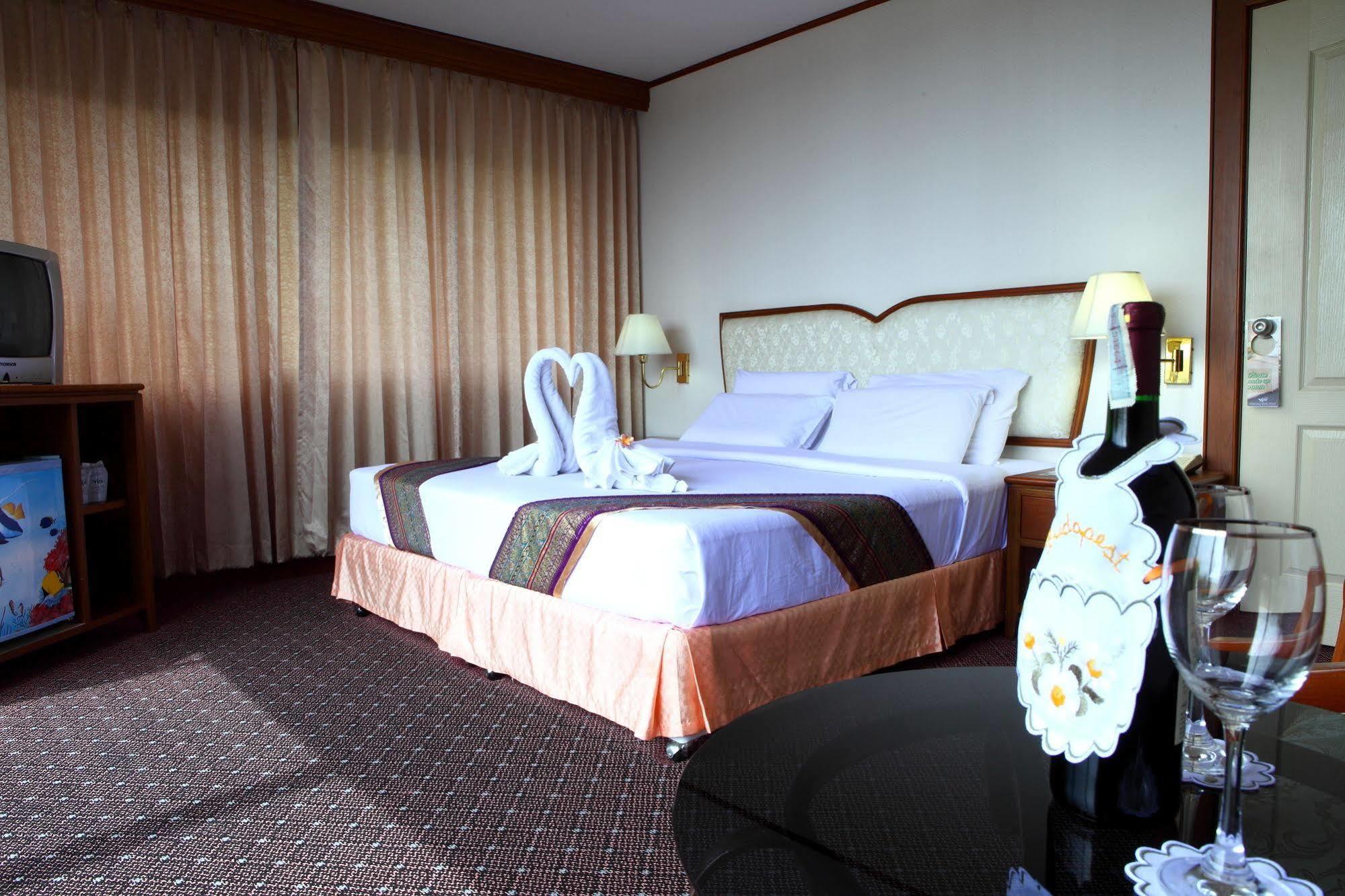 Wattana Park Hotel Trang Esterno foto