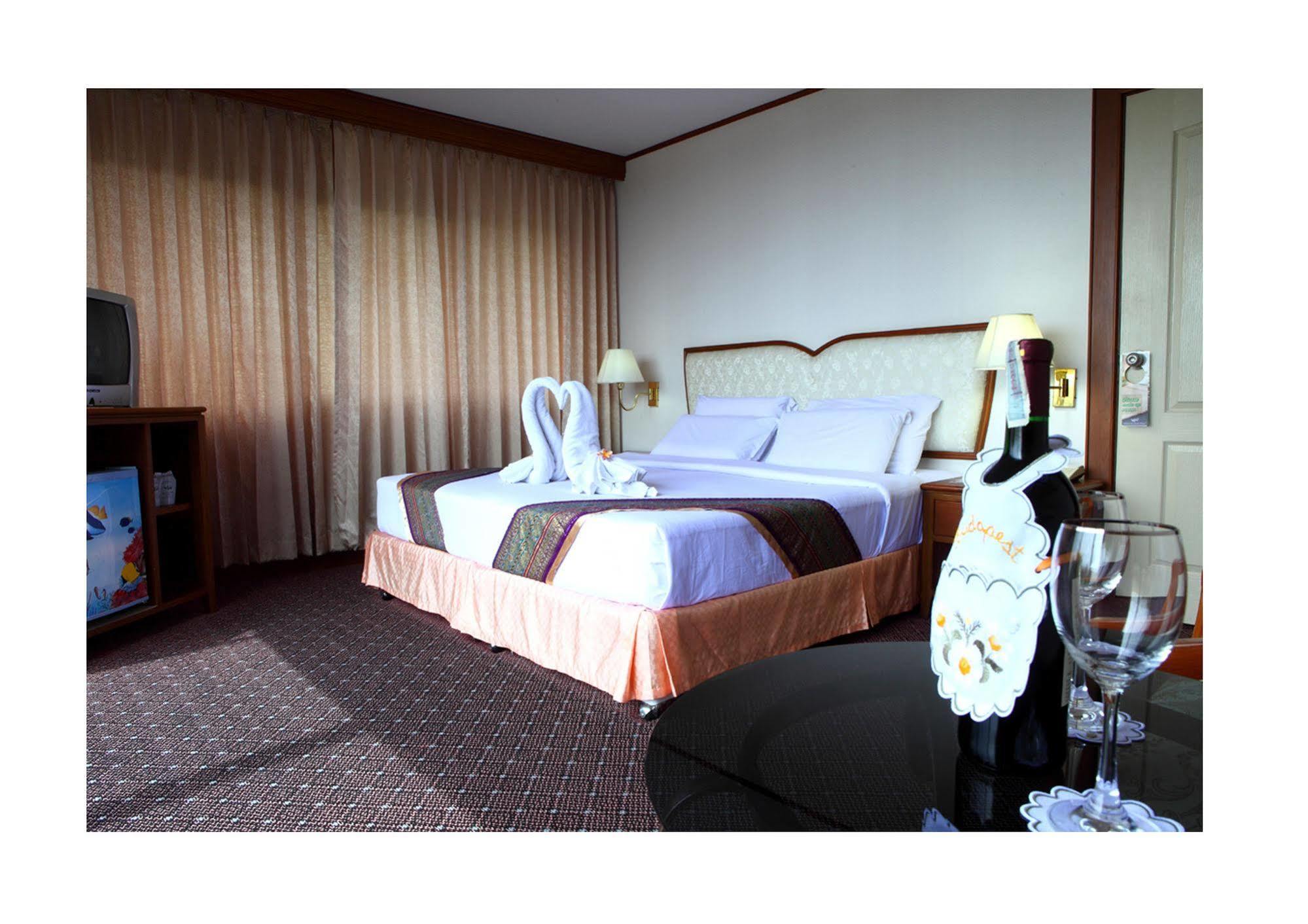 Wattana Park Hotel Trang Esterno foto